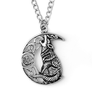 wisior + łańcuch WOLF