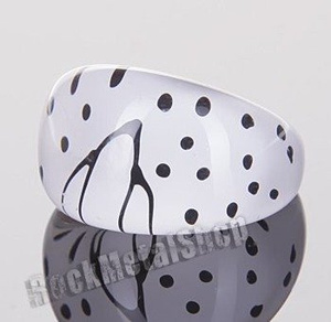 pierścień DOTS biały pierścień DOTS biały